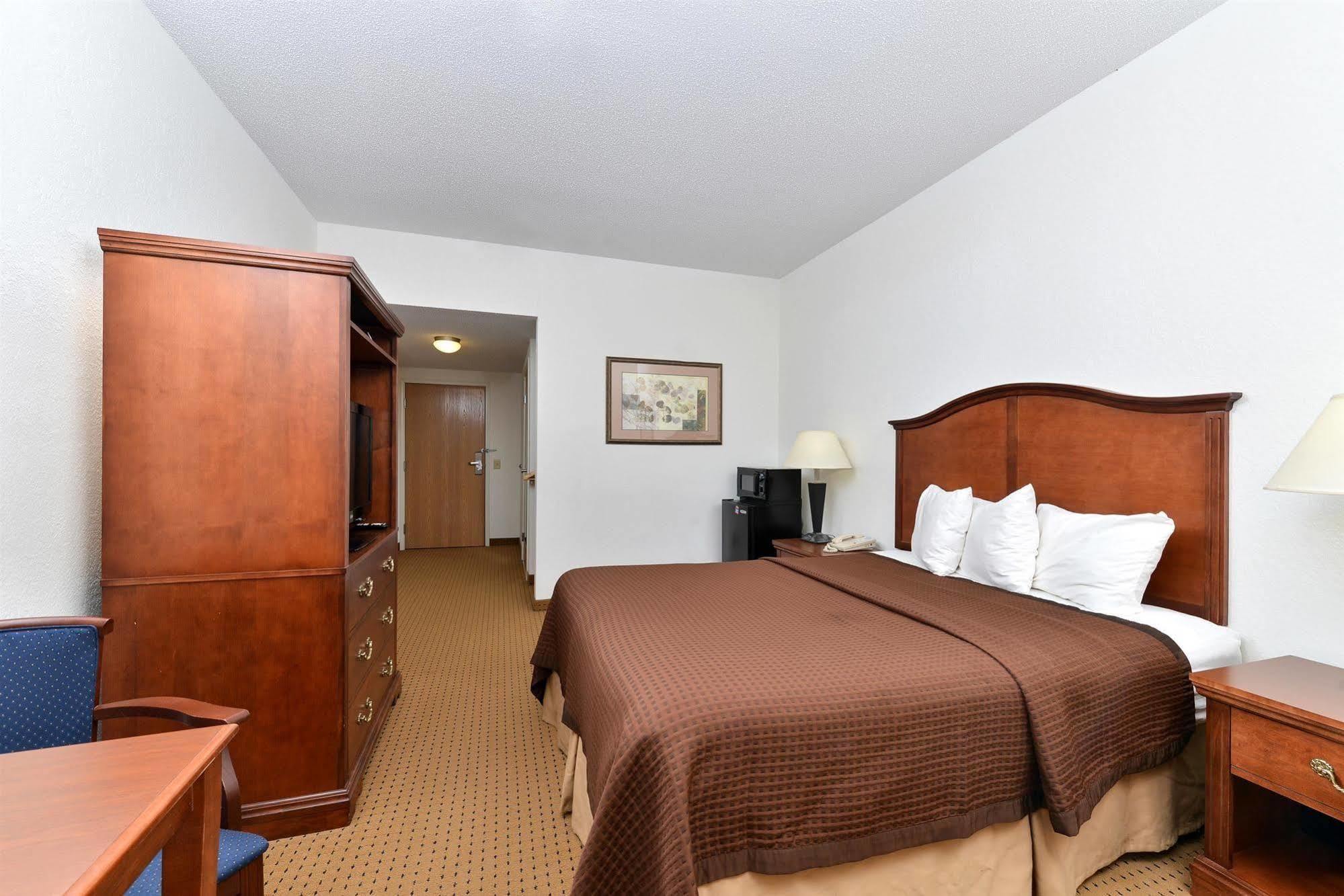 Red Roof Inn & Suites Carrollton, Ga - West Georgia Экстерьер фото